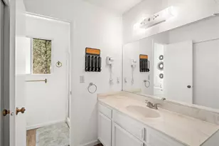 5197 E Hamilton, Fresno, CA 93727 - Photo 23