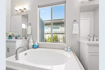 1734 N Park, Clovis, CA 93619 - Photo 33