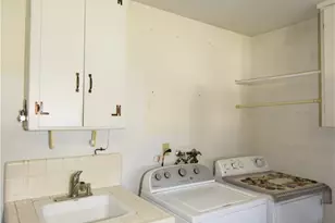 2037 E Decatur, Fresno, CA 93720 - Photo 9