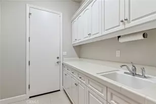 4918 W Bluff, Fresno, CA 93722 - Photo 35