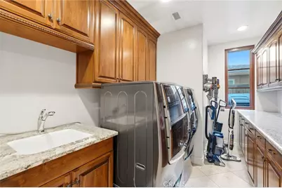 3939 W Robinwood, Visalia, CA 93291 - Photo 33