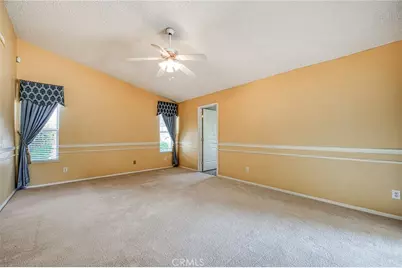 335 McKelvy, Clovis, CA 93611 - Photo 25