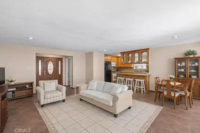 9370 Dorrington, Arleta, CA 91331 - Photo 5