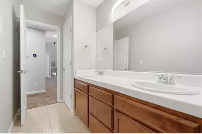 1155 W Julia Way, Hanford, CA 93230 - Photo 31