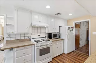 295 E Durian, Coalinga, CA 93210 - Photo 21