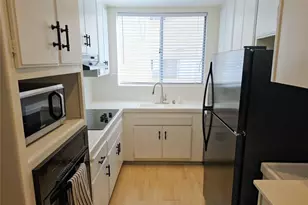 5429 Newcastle Ave, Encino, CA 91316 - Photo 3