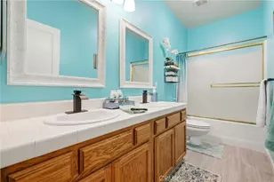 2429 N Oak Grv Ct, Visalia, CA 93291 - Photo 33