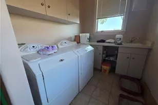 1072 Rorden Ave, Selma, CA 93662 - Photo 21