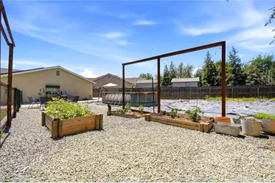 2258 Kirch Flat Avenue, Tulare, CA 93274 - Photo 43