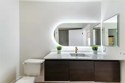 222 S Central #428, Los Angeles, CA 90012 - Photo 19