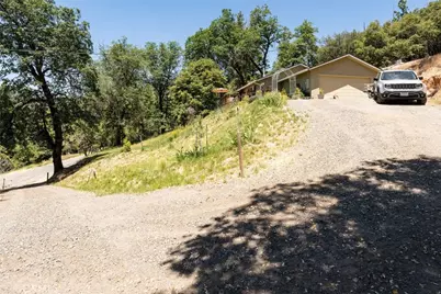43263 E Sugar Pine Dr, Oakhurst, CA 93644 - Photo 31