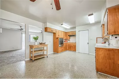 638 W Sussex Way, Fresno, CA 93705 - Photo 13