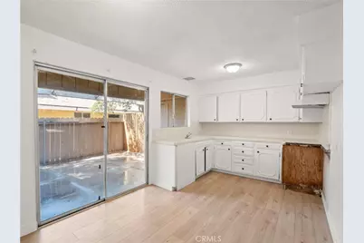 3725 N Fruit, Fresno, CA 93705 - Photo 9
