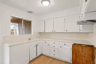 3725 N Fruit, Fresno, CA 93705 - Photo 11