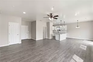 3447 E Douglas Ave, Visalia, CA 93292 - Photo 15