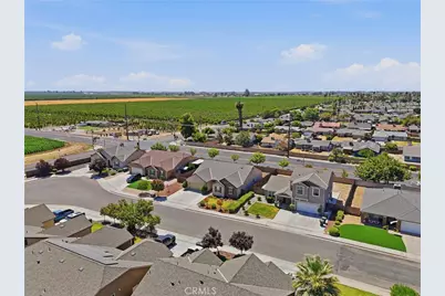 1361 Hoover Way, Hanford, CA 93230 - Photo 3