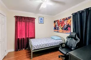 909 W Denni St, Los Angeles, CA 90744 - Photo 9