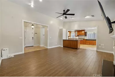 2175 Beechwood Court, Hanford, CA 93230 - Photo 9