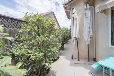 2675 E Rockingham Court, Fresno, CA 93720 - Photo 59