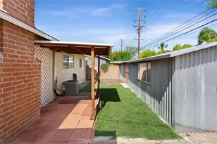 1917 W Flora St, Santa Ana, CA 92704 - Photo 27