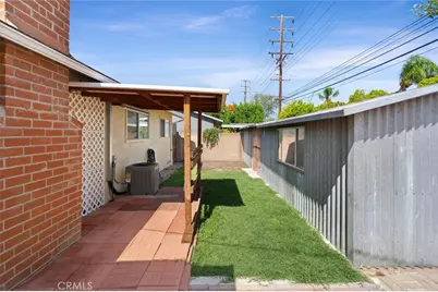 1917 W Flora St, Santa Ana, CA 92704 - Photo 27