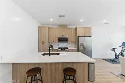579 N Adler, Clovis, CA 93611 - Photo 7