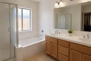 3215 S Meadowbrook St, Visalia, CA 93292 - Photo 11