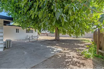 2214 S Locust, Visalia, CA 93277 - Photo 39