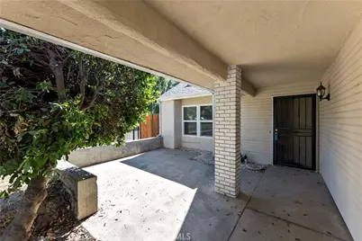 2521 N Selland Avenue, Fresno, CA 93722 - Photo 3