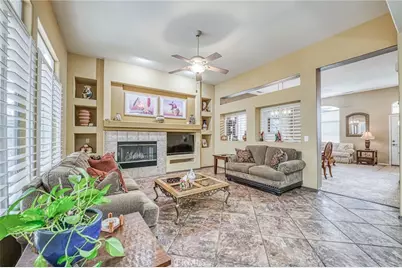 10588 E Fieldstone Avenue, Clovis, CA 93619 - Photo 9