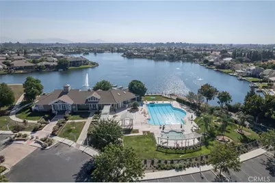 10588 E Fieldstone Avenue, Clovis, CA 93619 - Photo 41