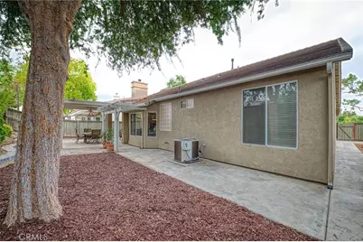 10588 E Fieldstone Avenue, Clovis, CA 93619 - Photo 35
