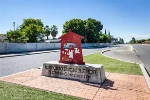 571 W Pat, Clovis, CA 93612 - Photo 3