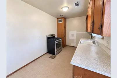 180 E Warner Avenue, Fresno, CA 93710 - Photo 9