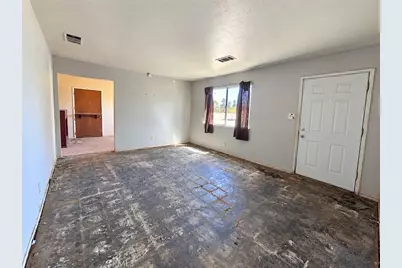180 E Warner Avenue, Fresno, CA 93710 - Photo 3