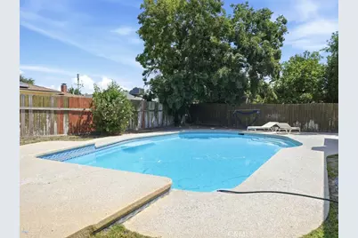 649 W Ashcroft, Clovis, CA 93612 - Photo 19