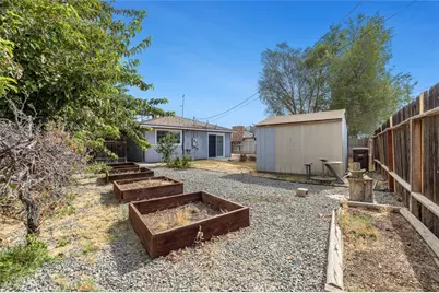 609 College, Coalinga, CA 93210 - Photo 37