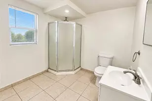 141 W Ashlan Ave, Fresno, CA 93705 - Photo 41