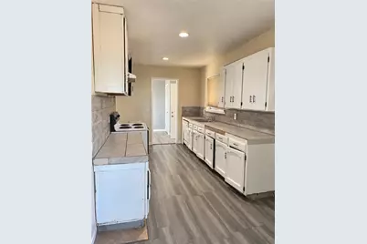 821 W Swift Avenue, Fresno, CA 93705 - Photo 11