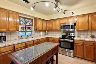 2122 E Cromwell, Fresno, CA 93720 - Photo 11