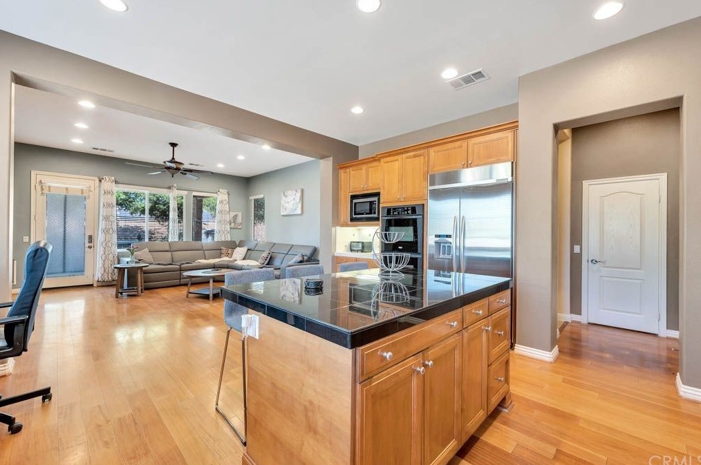 33411 Desert Rd, Acton CA  93510-1370 exterior