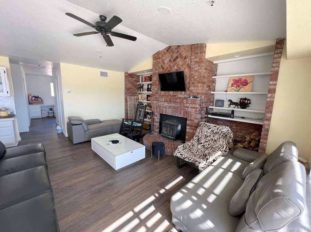 2665 Westcoatt St, Acton CA  93510-1351 exterior