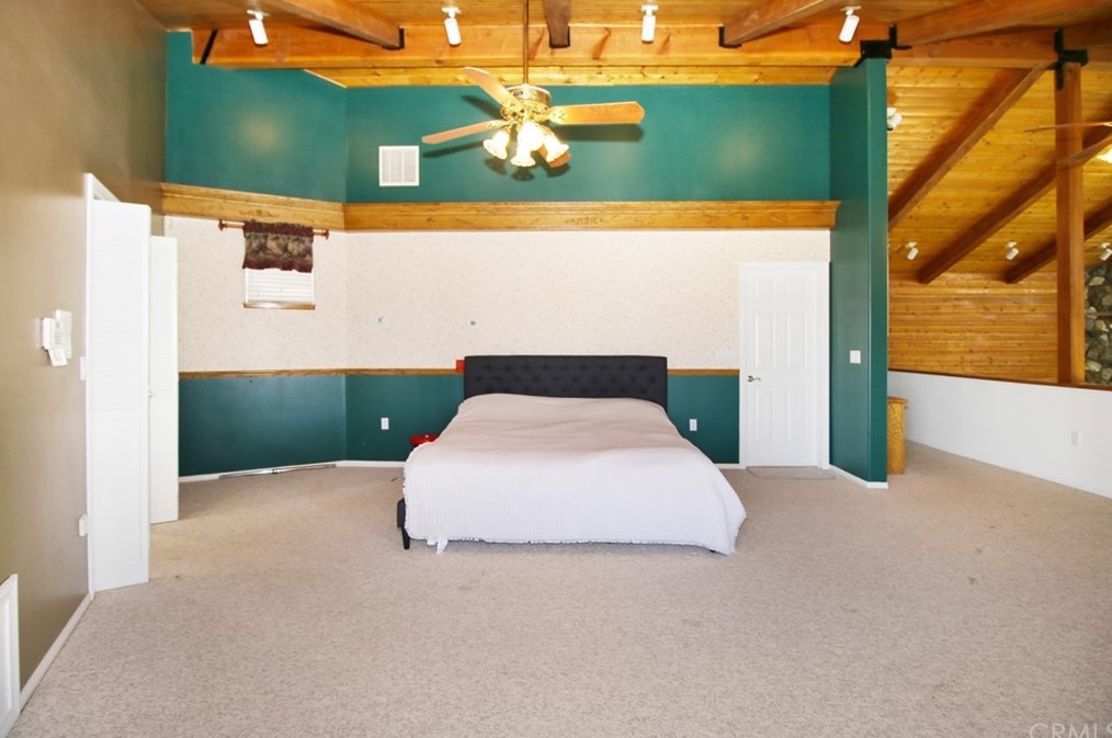 20767 Sunset Dr, Apple Valley CA  92308-5359 exterior
