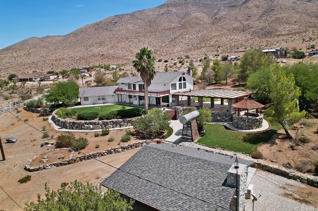 20767 Sunset Dr, Apple Valley CA  92308-5359 exterior