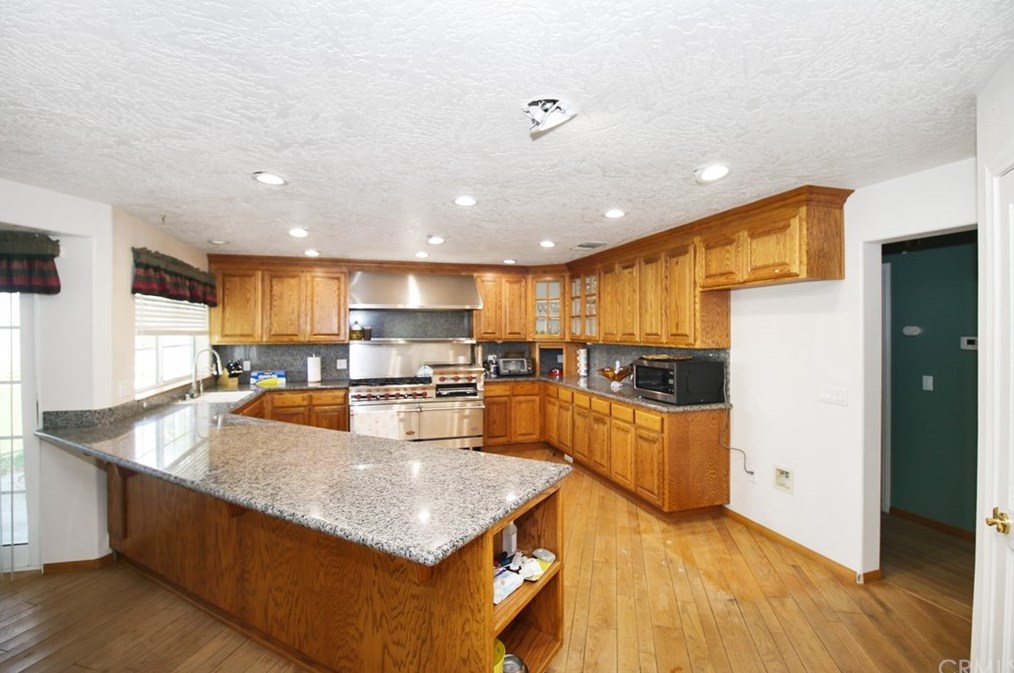 20767 Sunset Dr, Apple Valley CA  92308-5359 exterior