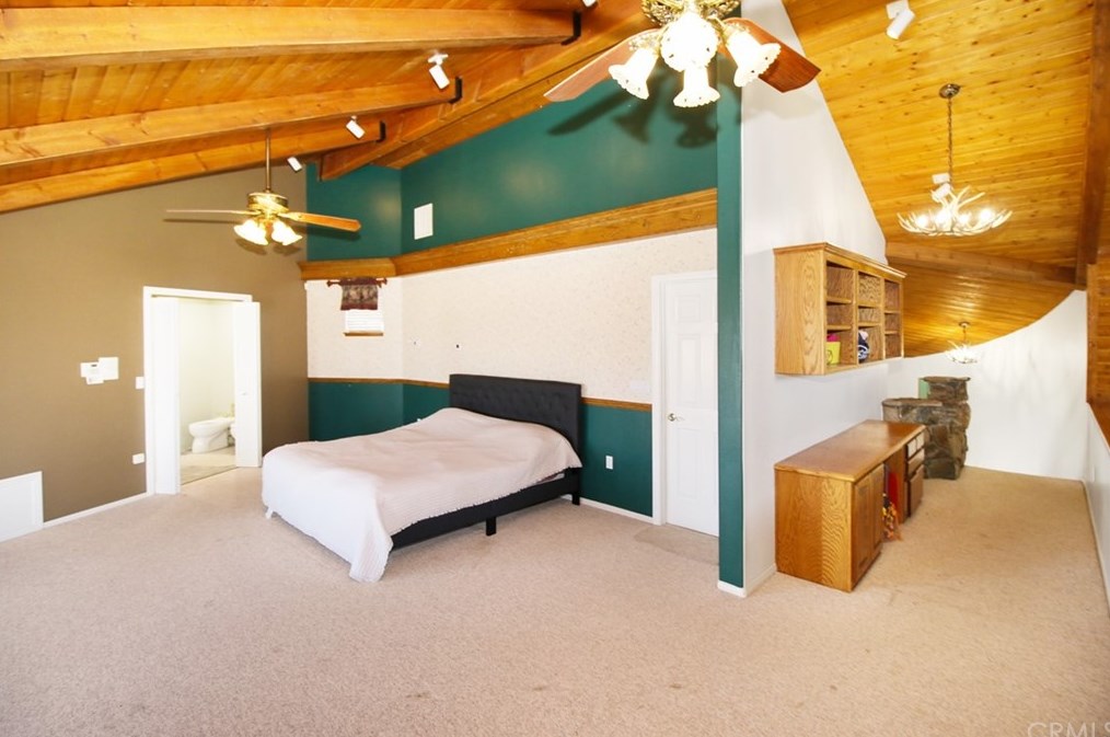 20767 Sunset Dr, Apple Valley CA  92308-5359 exterior