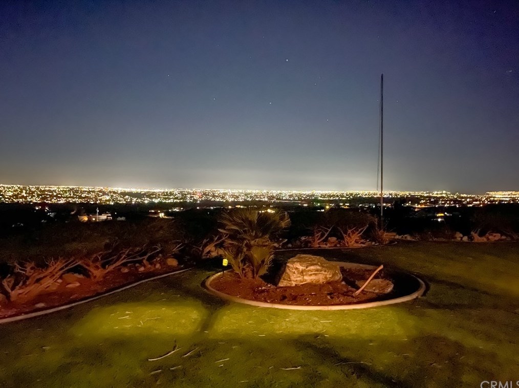20767 Sunset Dr, Apple Valley CA  92308-5359 exterior