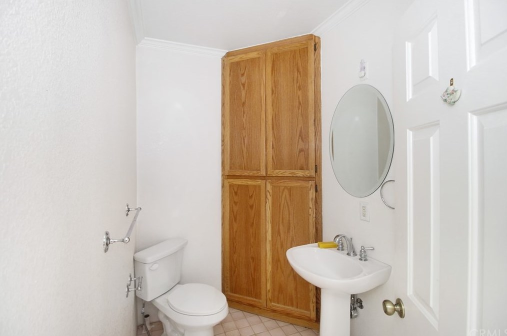 20767 Sunset Dr, Apple Valley CA  92308-5359 exterior