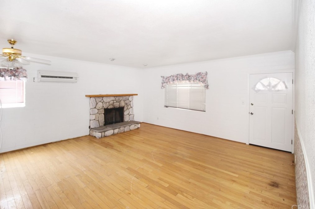 20767 Sunset Dr, Apple Valley CA  92308-5359 exterior