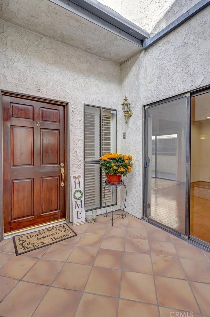 1333 Valley View Rd #18, Glendale, CA 91202